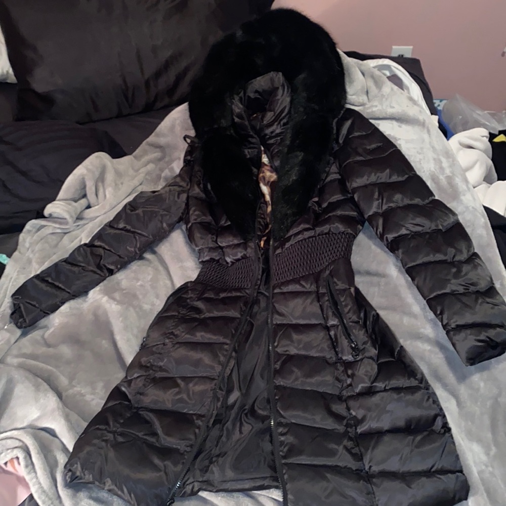 **Laundry by Shelli Segal** Winter Coat size M.
